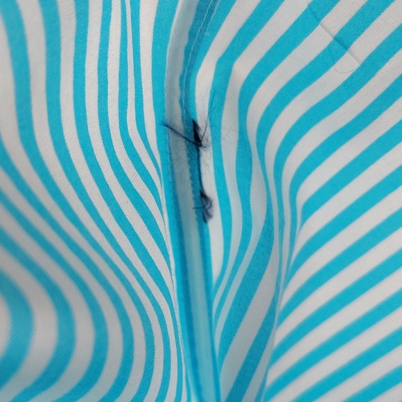 CHAPS Ralph Lauren Turquoise And White Button Down Size Medium Quarter Sleeve - Picture 5 of 6